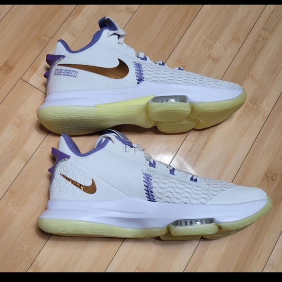 LeBron Witness 5 Shoes Size 11 main image 7
